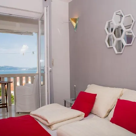 Stil - With Balcony And Sea View 103 * Trogir