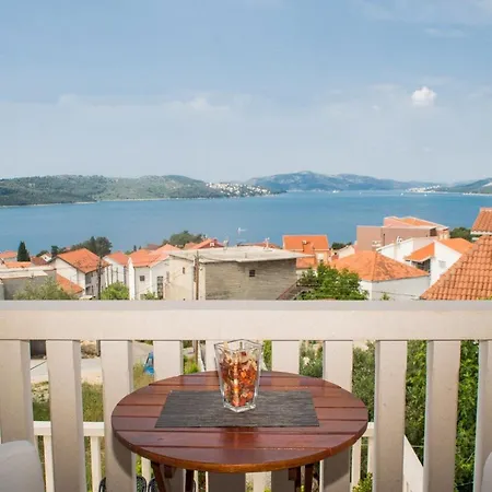 Apartmán Stil - With Balcony And Sea View 103 Trogir